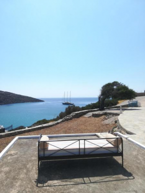 ARTEMIS STUDIOS SIFNOS